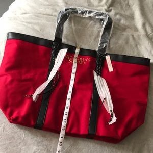 Brand new VS tote bag!🛍🎀